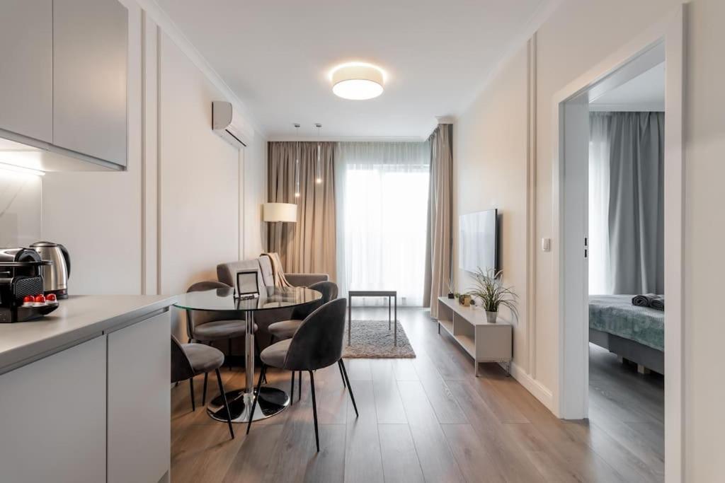 Urban Chic - Center - 3 Bedroom - 12 People - Siedmiogrodzka 3 Apartament *