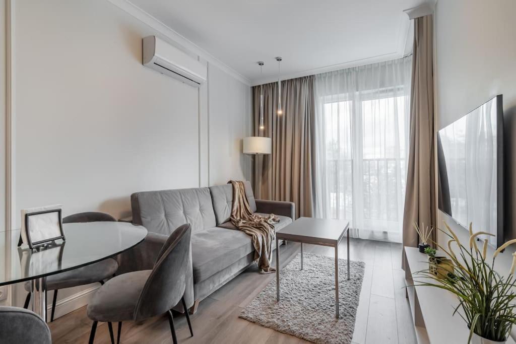 Urban Chic - Center - 3 Bedroom - 12 People - Siedmiogrodzka 3 Apartment Warsaw